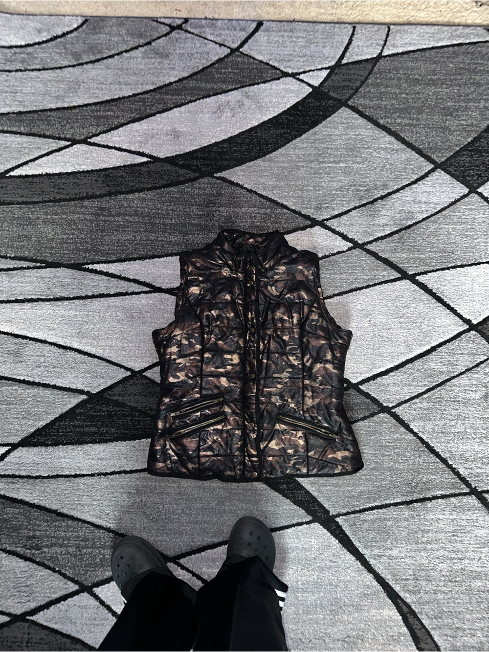 Baccini Metallic Brown Camo Quilted Sleeveless Vest